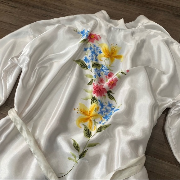 L.A. Intimates satin white floral night gown and robe chemise‎ USA made slip - Picture 13 of 14